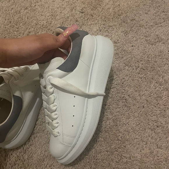 Authentic Alexander McQueens size 38 - Picture 5 of 10